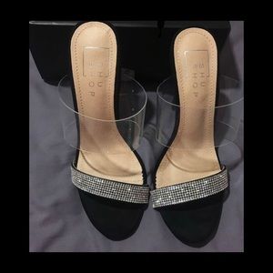 Black comfortable heels